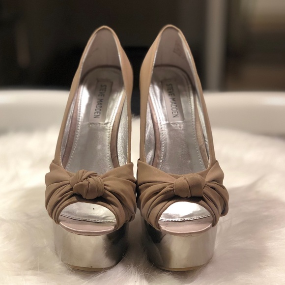 Steve Madden Peep Toe Platforms - Picture 3 of 8